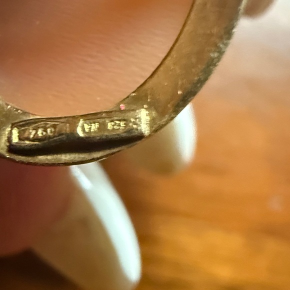 Hand Crafted Gold Vintage Cameo  (pendant folds down) Perfect Christmas Gift! - Picture 6 of 6